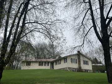 2114 Jannsen Court, Menomonie
