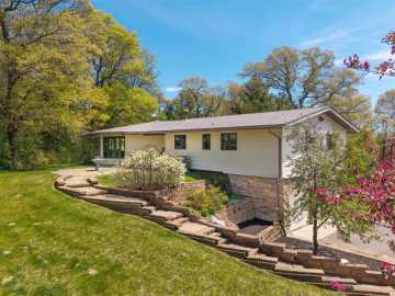 E655 Woodridge Drive, Eau Claire