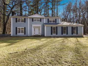 125 Canterbury Road , Eau Claire