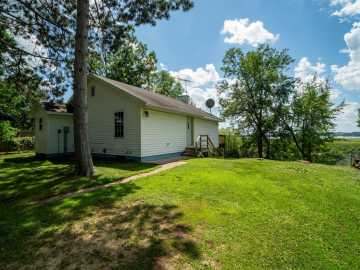 6754 E 870th Avenue, Colfax