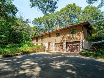 E1355 Woodridge Drive, Eau Claire