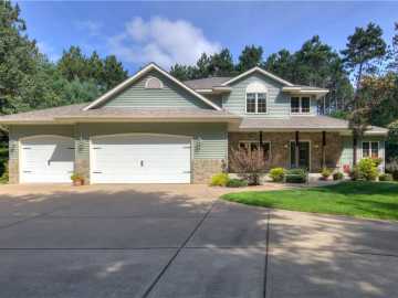 4400 E Pinewood Circle, Eleva