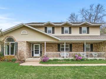420 Southwood Court, Eau Claire
