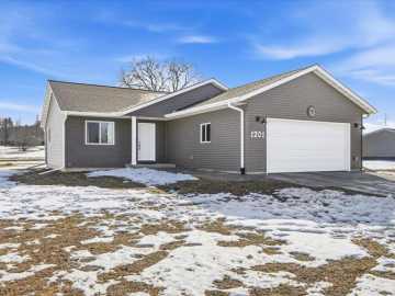 1201 Donald Street, Boyceville