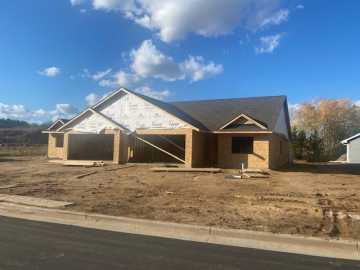 5041 Maple Leaf Path, Eau Claire