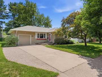 2129 E Lexington Boulevard, Eau Claire