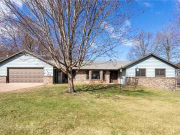 302 Summit Court, Chippewa Falls