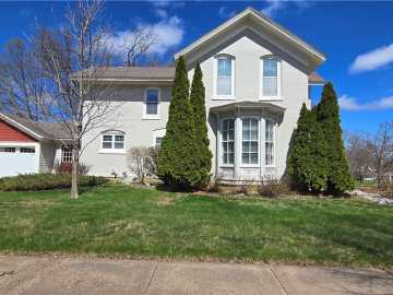 422 W Columbia Street, Chippewa Falls