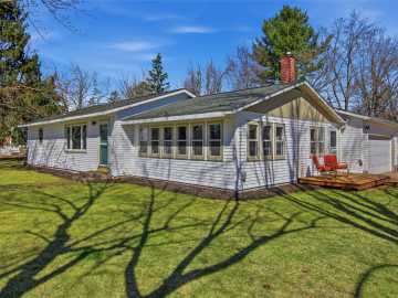 1206 W Willow Street, Chippewa Falls