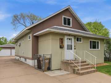927 Sheridan Road, Eau Claire