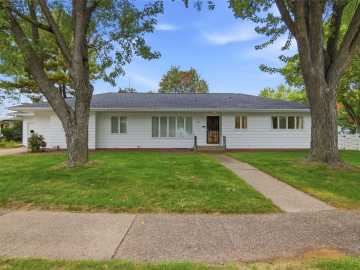 404 W Mac Arthur Avenue, Eau Claire