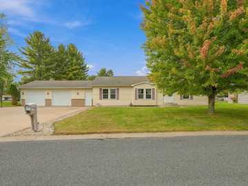 1027 Prairie Circle, Menomonie