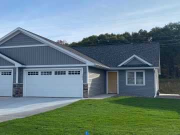 5027 Maple Leaf Path, Eau Claire