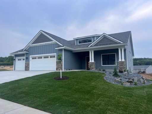 5068 Timber Bluff Drive, Eau Claire